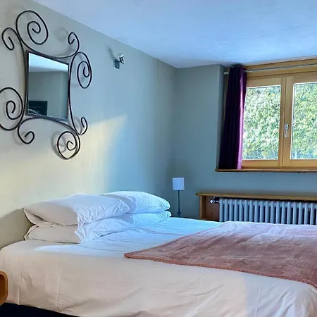 The Castle, 10 Bedroom Chalet, Centre מלון דירות *