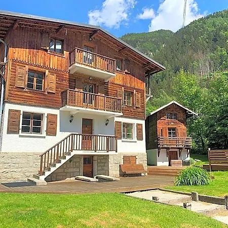 The Castle, 10 Bedroom Chalet, Centre Hotel apartamentowy
