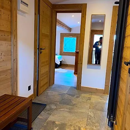 The Castle, 10 Bedroom Chalet, Centre شقة فندقية *