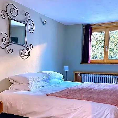 The Castle, 10 Bedroom Chalet, Centre Hotel apartamentowy *