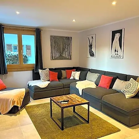 Hotel apartamentowy The Castle, 10 Bedroom Chalet, Centre Chamonix