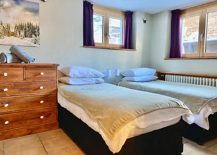 The Castle, 10 Bedroom Chalet, Centre Hotel apartamentowy