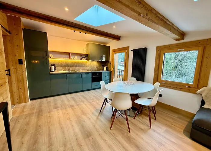 The Castle, 10 Bedroom Chalet, Centre Chamonix