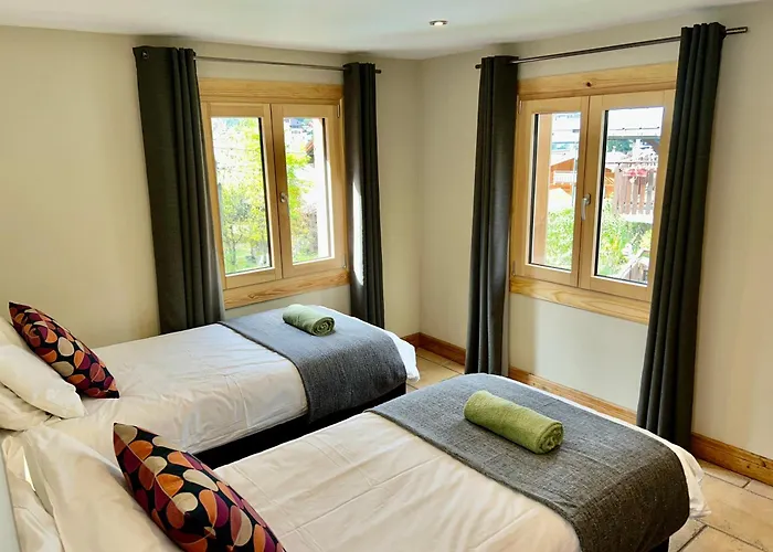 The Castle, 10 Bedroom Chalet, Centre מלון דירות *