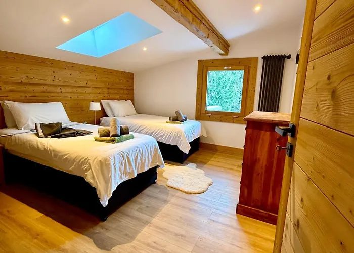 The Castle, 10 Bedroom Chalet, Centre * שאמוני